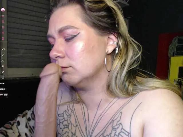 Offline Lilye on BongaCams