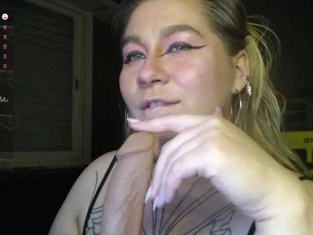 Offline Lilye on BongaCams