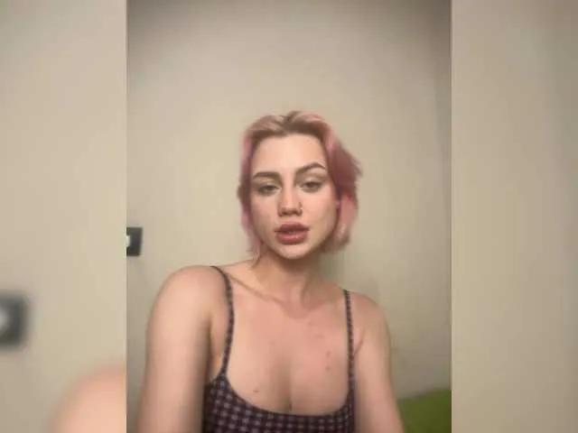 Offline Linaaa on BongaCams