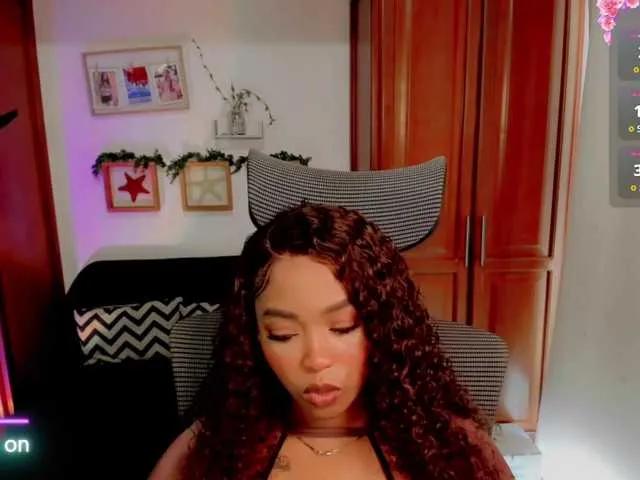 Offline lindasnows on BongaCams