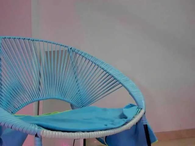 Offline littleDanni on BongaCams