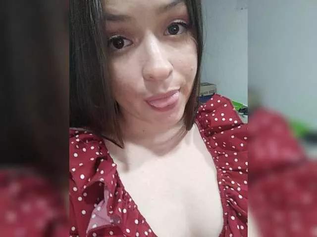 Offline littleDanni on BongaCams