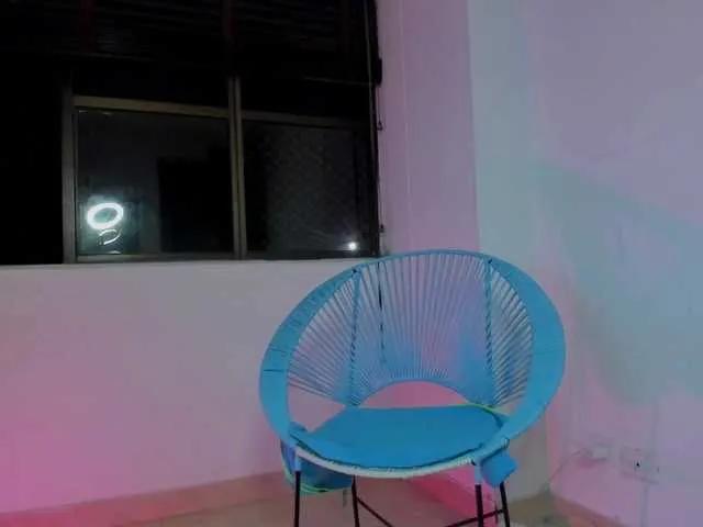 Offline littleDanni on BongaCams