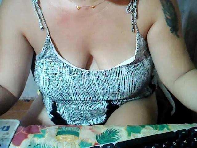 Freechat lovelylovelybabexx on BongaCams