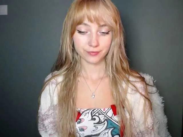 Offline LuciaLovely on BongaCams