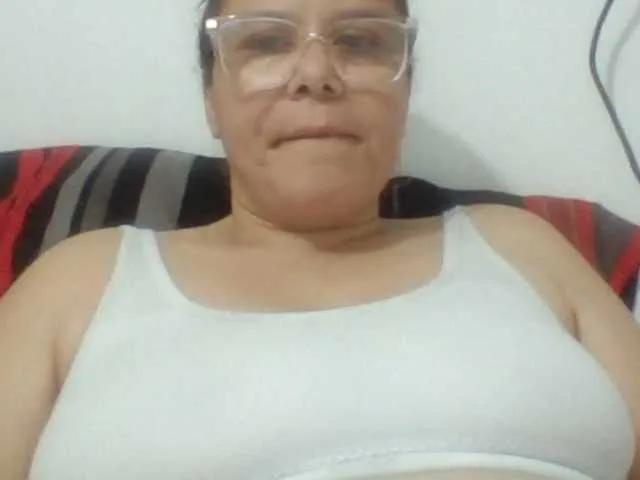 Freechat lucianamaster on BongaCams