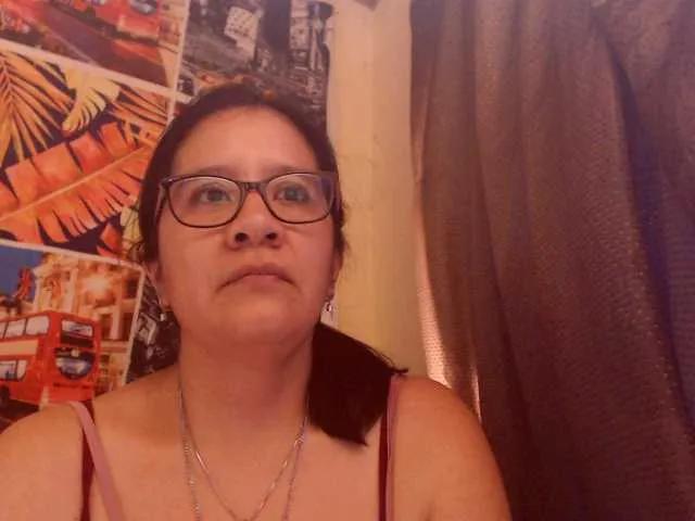 Offline lucyLUxxx on BongaCams