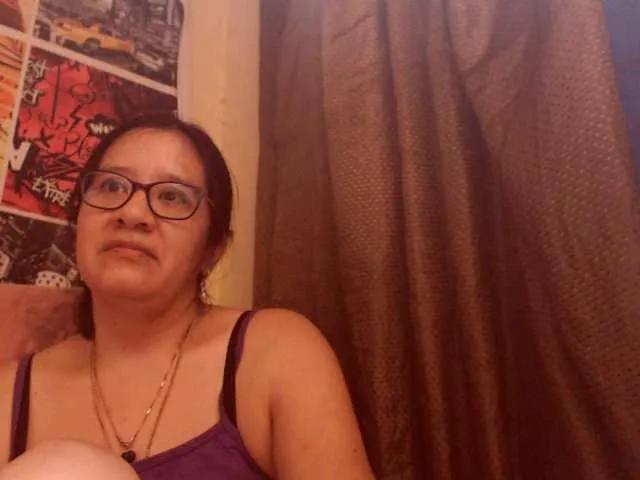 Offline lucyLUxxx on BongaCams