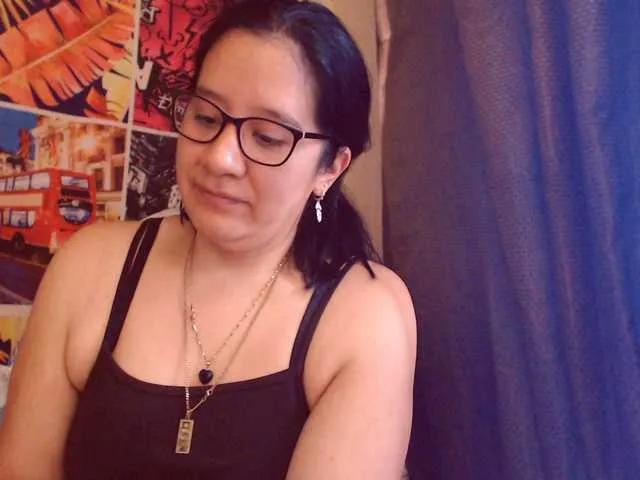 Offline lucyLUxxx on BongaCams