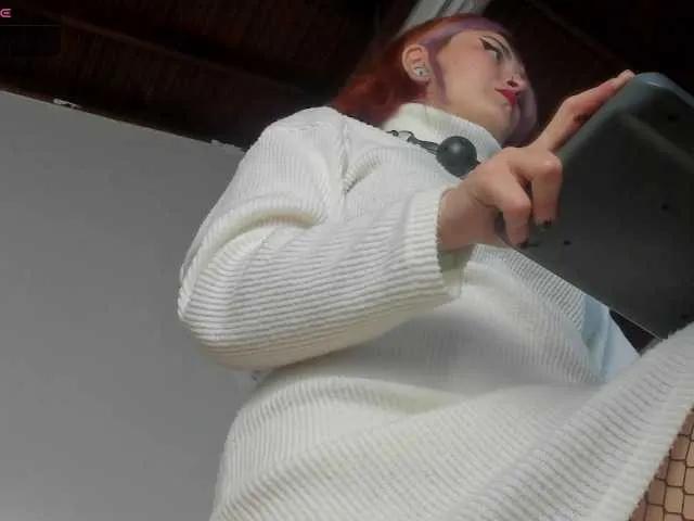 Offline madame-ibby on BongaCams