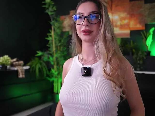 MaddieBryggs — Confident men, slow teasing, naughty compliments, deep eye contact, playful chat, and watching you lose control for me. Oh, and nothing beats the sound of my Lovense buzzing just for you...