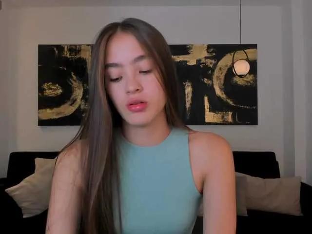 Offline MaiaCollins1 on BongaCams