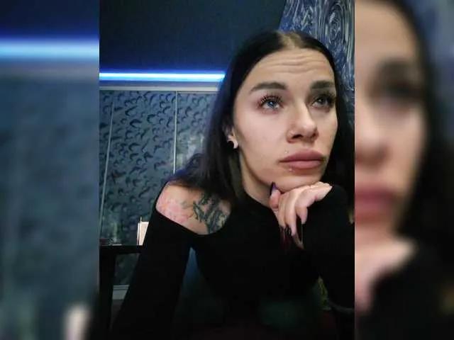 Offline MaidenCrystal on BongaCams