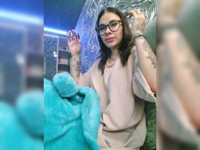 Offline MaidenCrystal on BongaCams