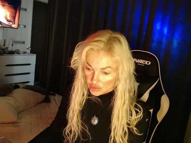 Offline Margo77-1 on BongaCams