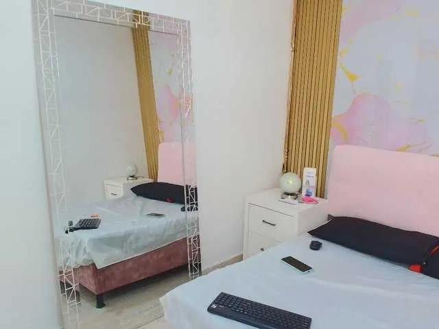 Offline MelaniePatton on BongaCams