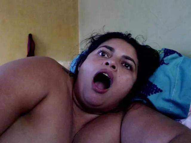 Freechat mia-naughty on BongaCams