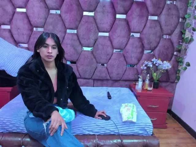 Freechat MiaaDavis on BongaCams