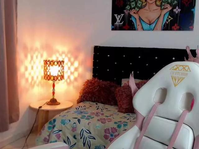 Offline miamoonn on BongaCams