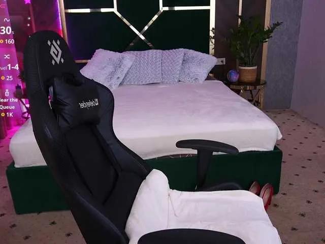 Offline MilaMils on BongaCams