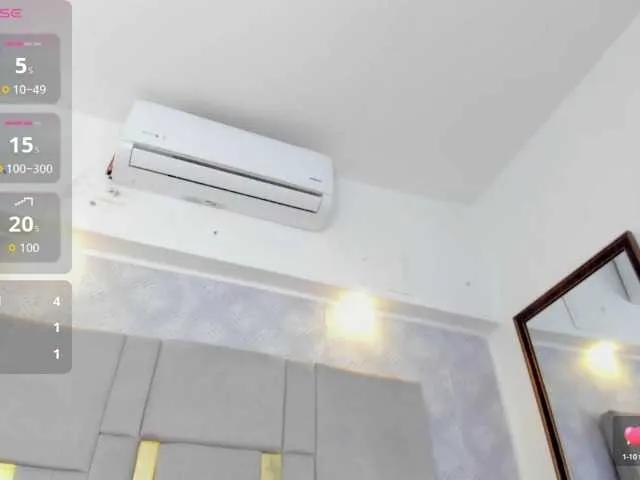 Offline MilaSaenz on BongaCams