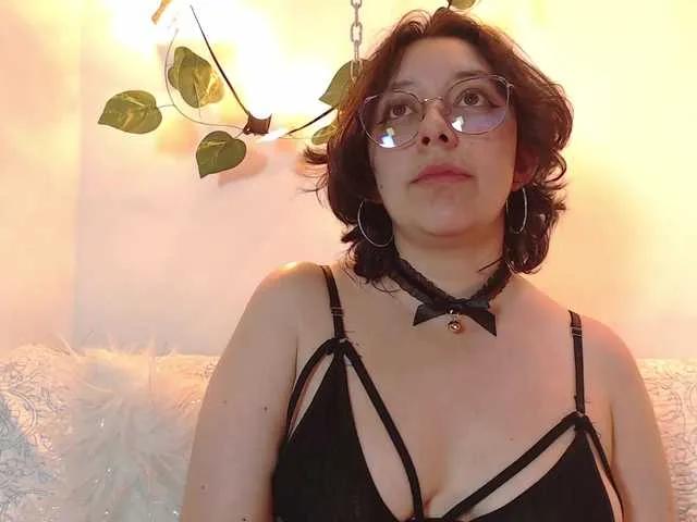 Offline Milie-yue on BongaCams