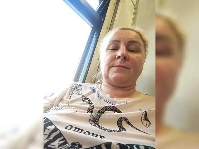 Offline miranda-robinson on BongaCams