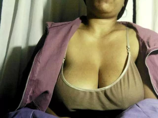 Offline MIRANDAW on BongaCams