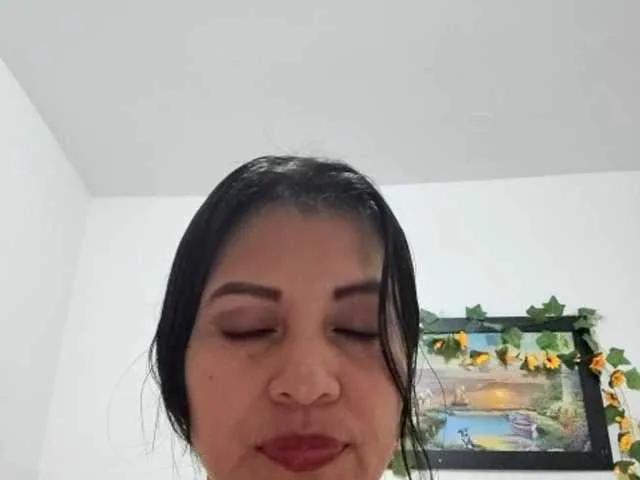 Offline Naatashaa on BongaCams