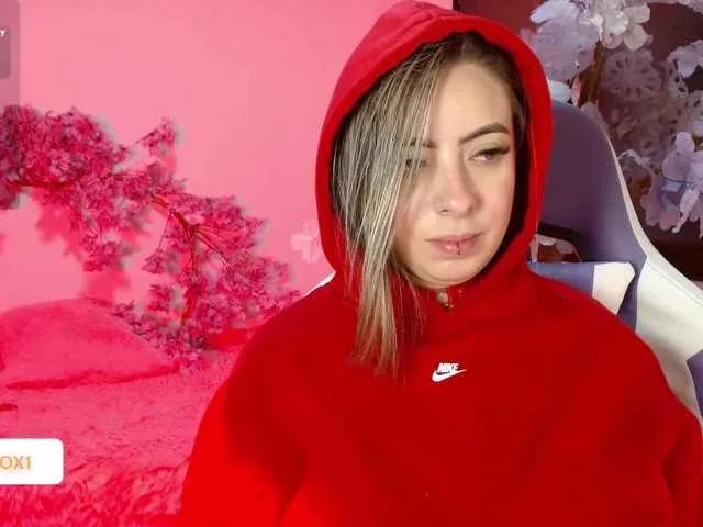 Offline NaomiFox1 on BongaCams