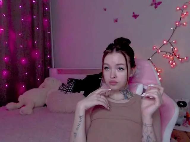 Offline NaughtyMable on BongaCams