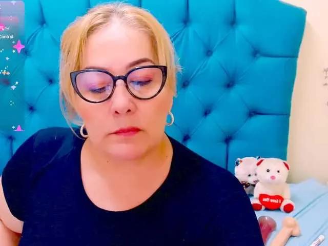 Offline Nayla-Garner on BongaCams