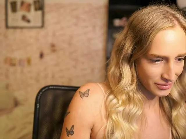 Offline NicoletteShea01 on BongaCams