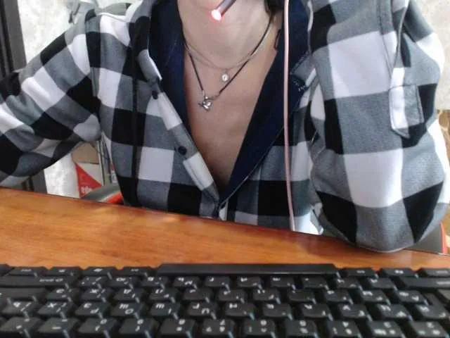 Offline Olik-Pisa on BongaCams