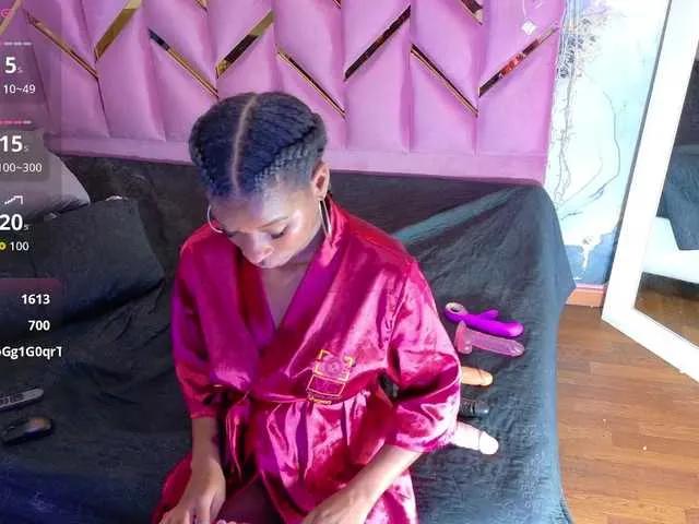 petitelittleebony on BongaCams