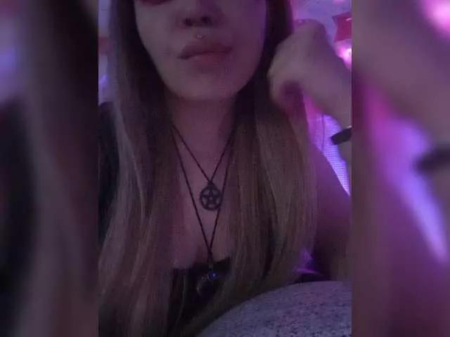 Offline Pink-Donut on BongaCams