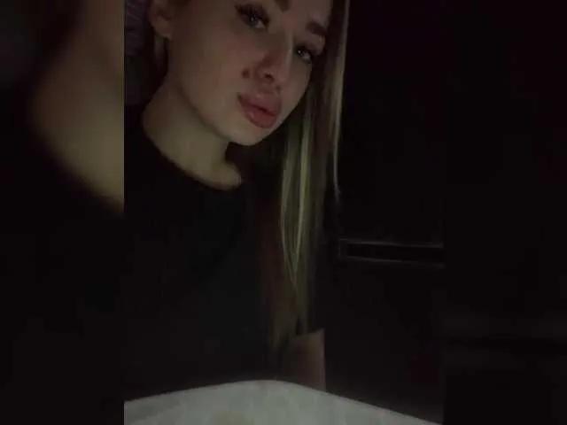 Offline Poli999 on BongaCams