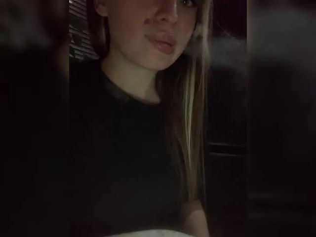 Offline Poli999 on BongaCams