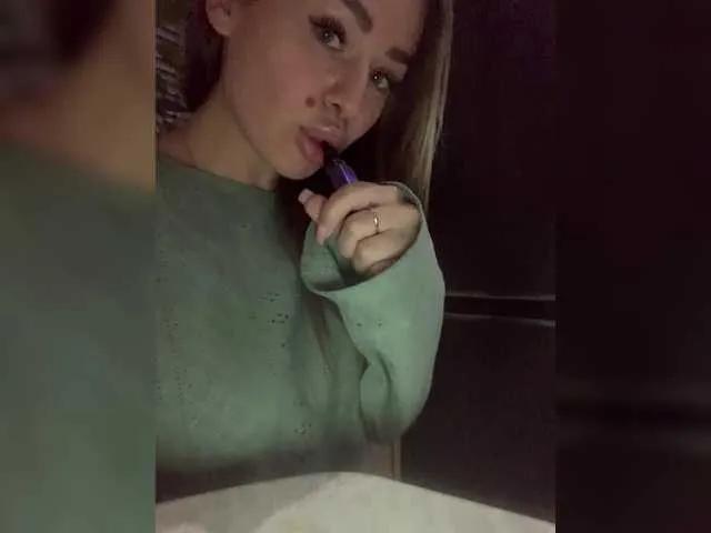 Offline Poli999 on BongaCams