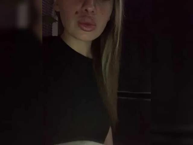 Offline Poli999 on BongaCams