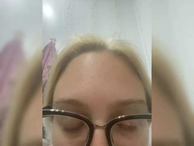 purplefoxy888 on BongaCams