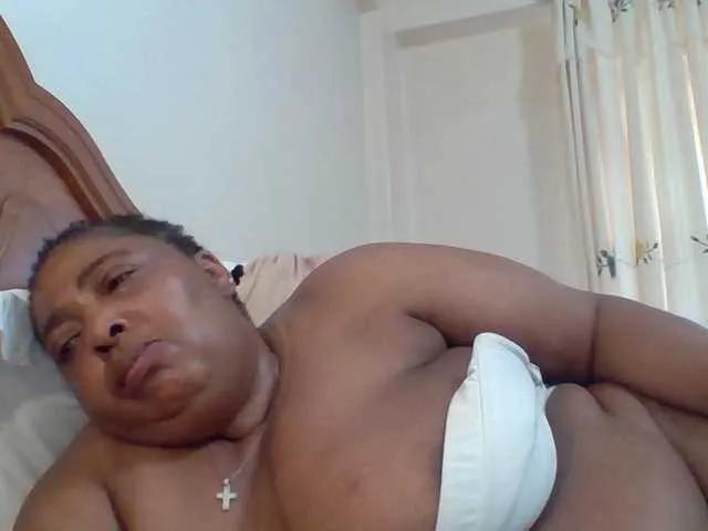 pussylips53 on BongaCams 