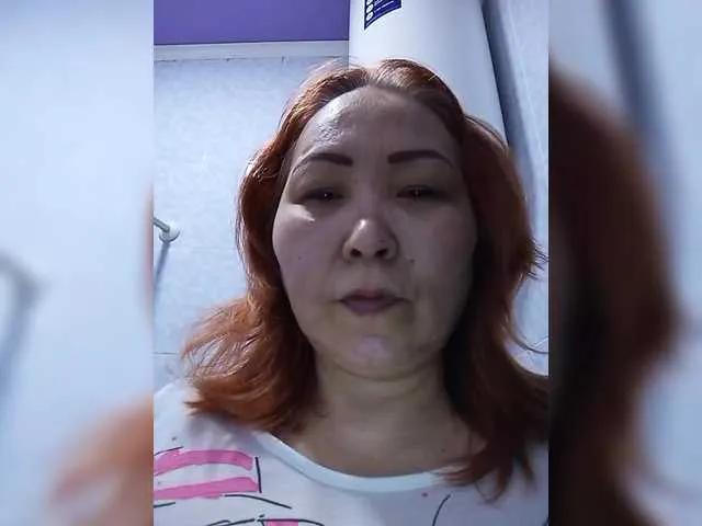 Qweentis on BongaCams