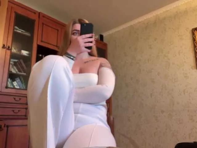 Offline RedMadonna on BongaCams