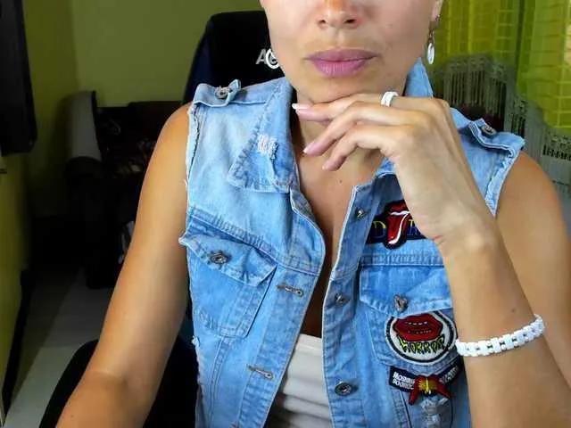 Offline rocsi79 on BongaCams