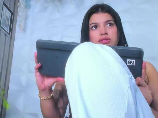 Offline sarahcox on BongaCams