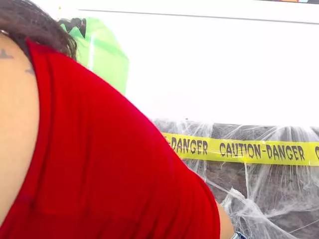 Offline scarlet-jones on BongaCams