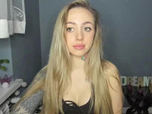 Offline SEXYcoralie on BongaCams