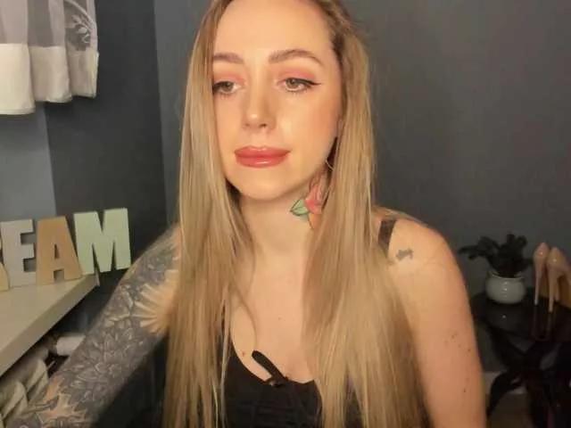 Offline SEXYcoralie on BongaCams