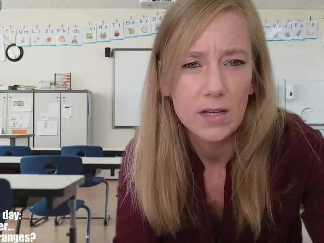 Offline sexyscienceteacher90 on BongaCams